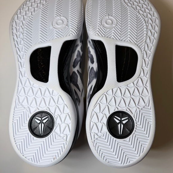 Nike Kobe 8 Protro mambacita size 8.5 White Metallic Gold Black  FV6325 100 - Picture 6 of 11